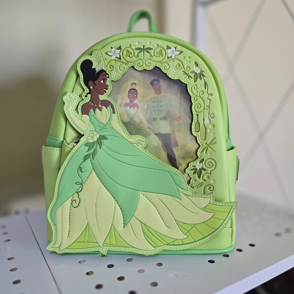 Disney Princess and the Frog Tiana Lenticular Mini Backpack and Wallet + Gift! - Picture 2 of 8